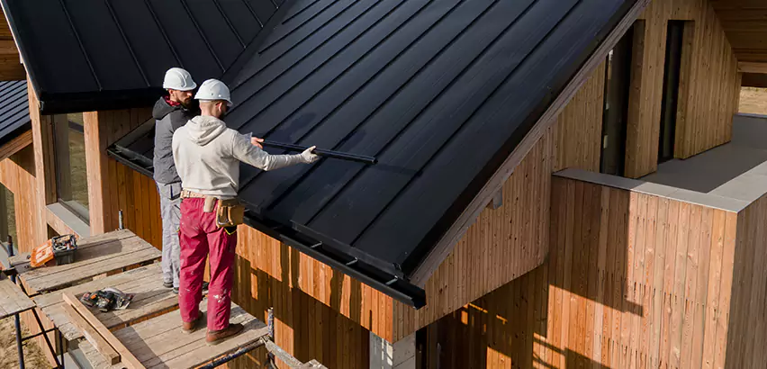 Metal Roof Maintenance in La Mesa